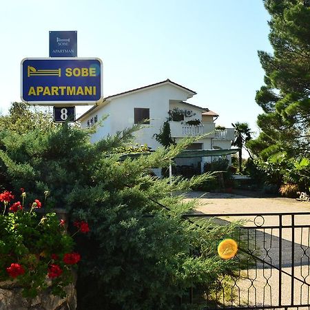 Pinezići Apartments Stivic מראה חיצוני תמונה