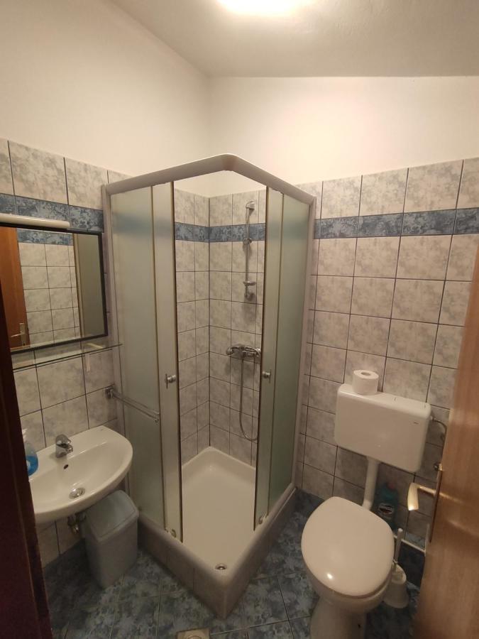 Pinezići Apartments Stivic מראה חיצוני תמונה