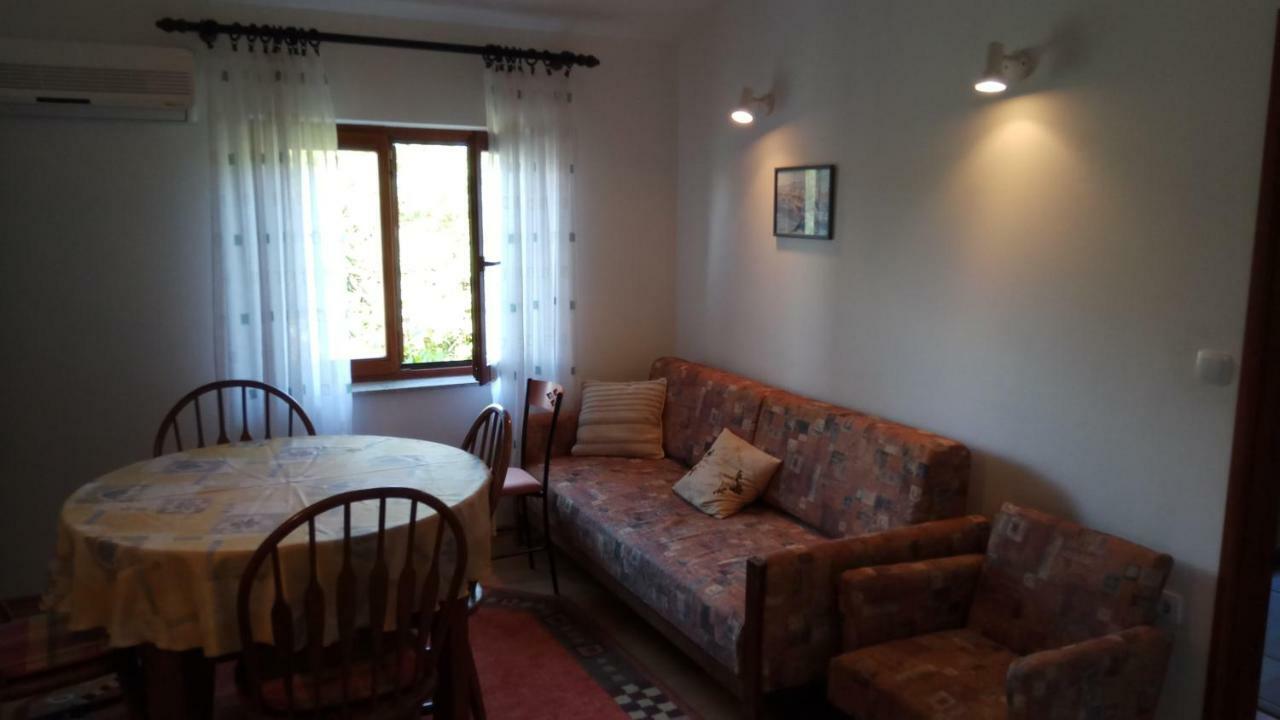 Pinezići Apartments Stivic מראה חיצוני תמונה