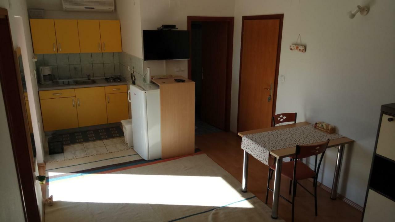Pinezići Apartments Stivic מראה חיצוני תמונה