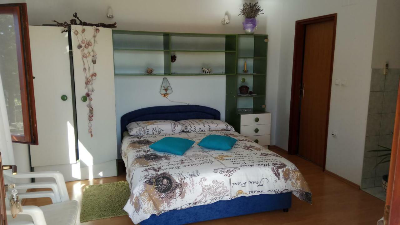 Pinezići Apartments Stivic מראה חיצוני תמונה